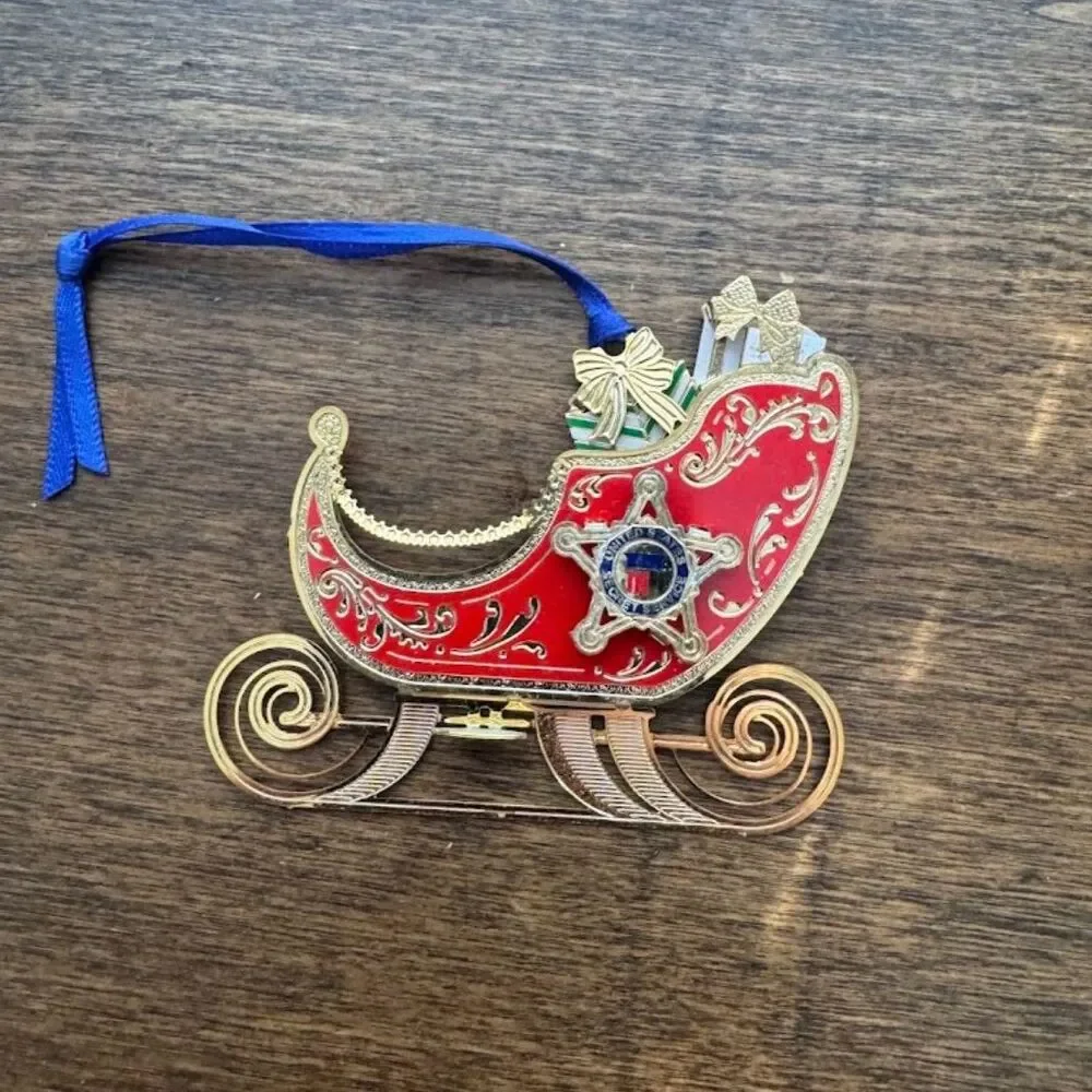 US Secret Service Christmas Ornament Sleigh and Presents Gold 2007